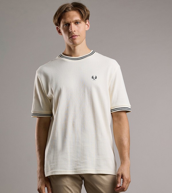 Contrast Trim T-Shirt with Crew Neck and Short Sleeves