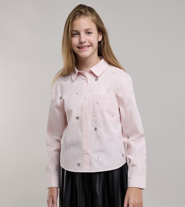 قميص بياقة كلاسيكية وكم طويل 