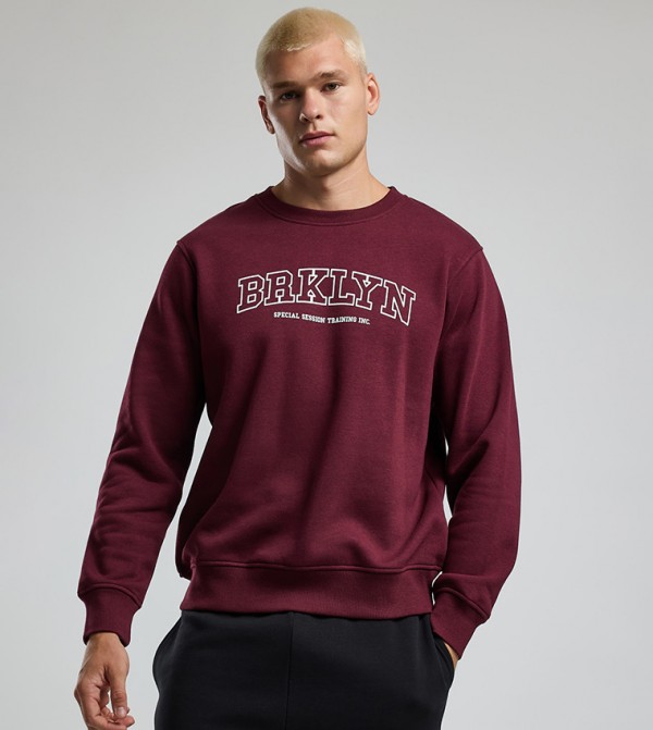 Typography Print Sweatshirt with Crew Neck and Long Sleeves