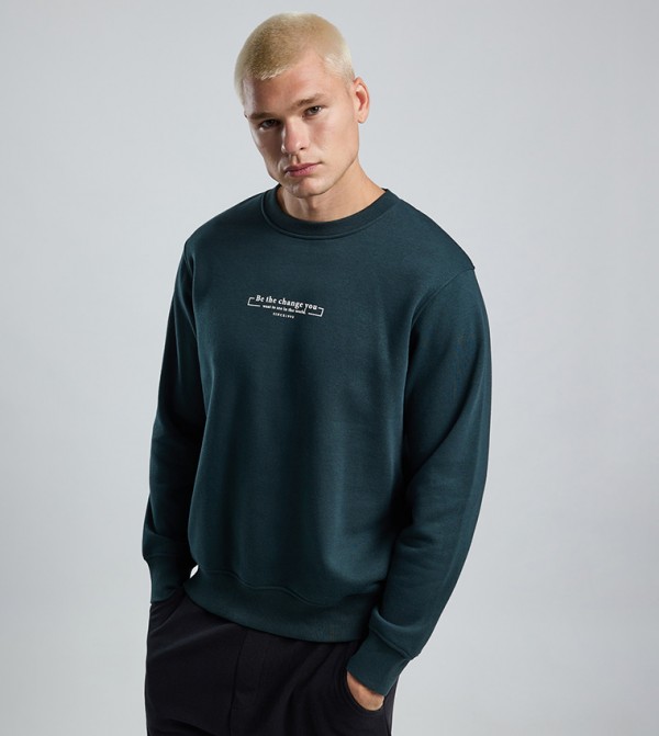 Typography Print Sweatshirt with Crew Neck and Long Sleeves