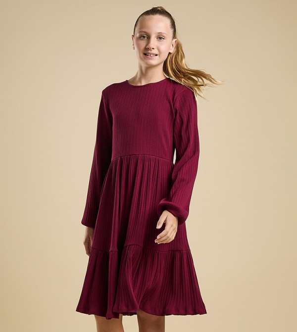 Ribbed Tired Dress with Crew Neck and Long Sleeves