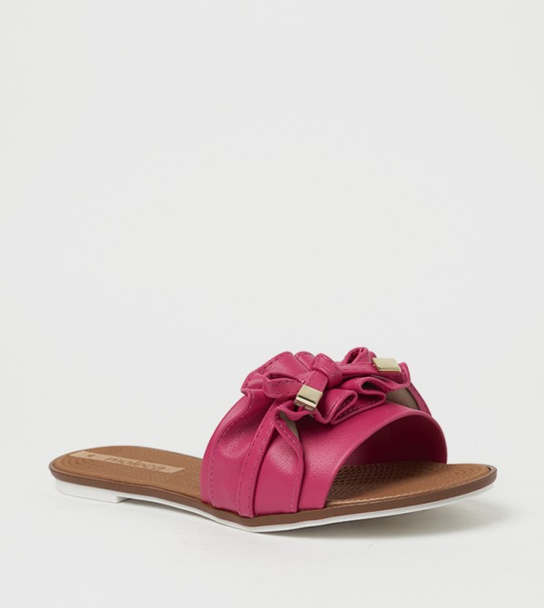 KENSLEY Appliqued Flat Sandals