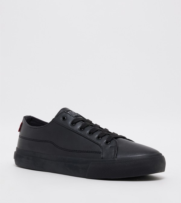 Buy Levi's Mid Toe Lace Up Sneakers In Black | 6thStreet Saudi Arabia