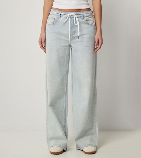 Washed Low Rise Wide Leg Jeans