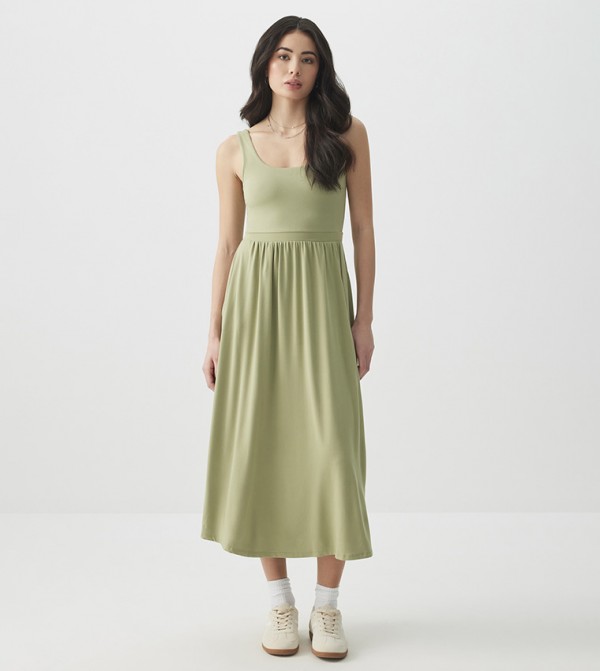 Solid Scoop Neck Midi Dress