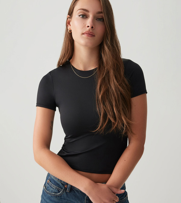 Contour Short Sleeves Cropped T-Shirt