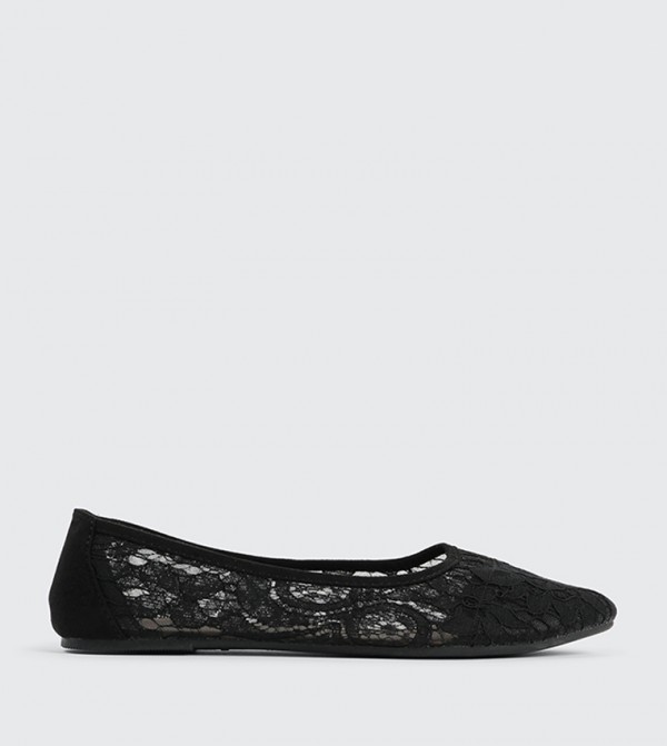 Lace Pointed Toe Ballerinas