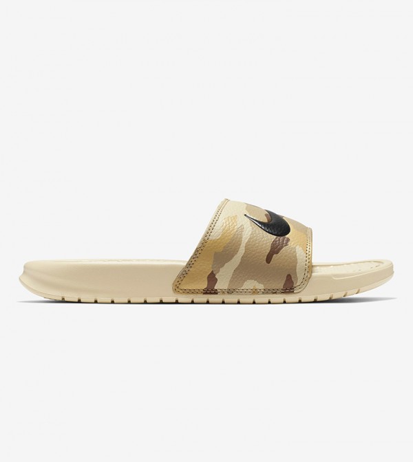 nike jumper nude