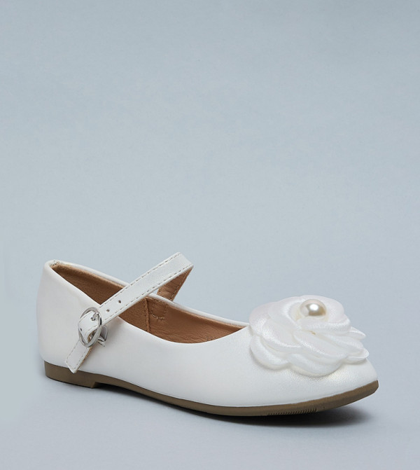 Rose Appliqued Mary Jane Shoes