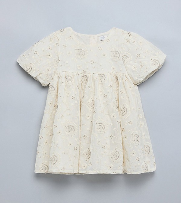 فستان واسع مطرز كم باف بقبة مستديرة 