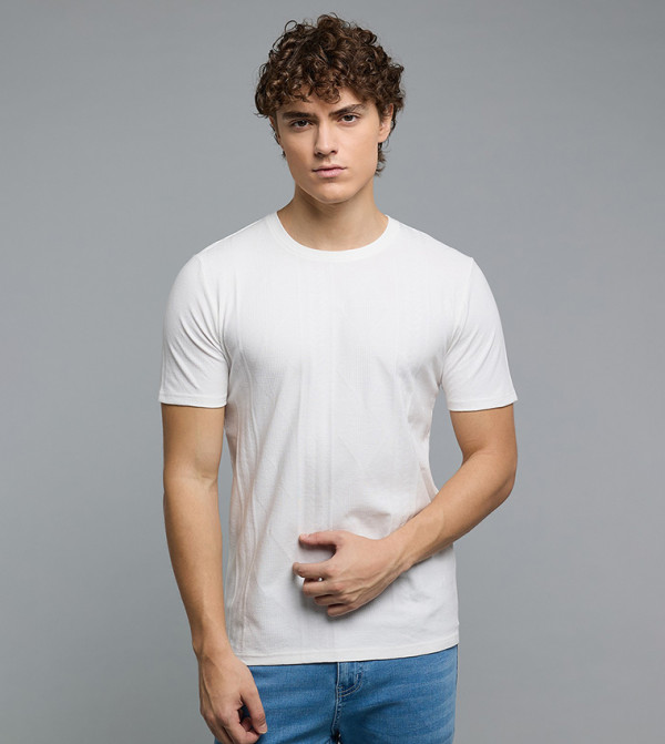 تيشيرت كم قصير بقبة مستديرة 