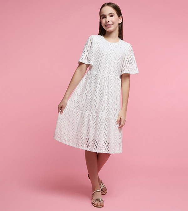 فستان فلير بقبة مستديرة وكم فلير 