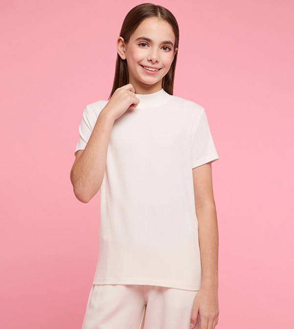 توب مرن بقبة عالية وكم قصير 