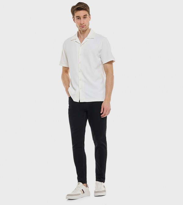 Solid Slim Fit Jeans with Button Closure