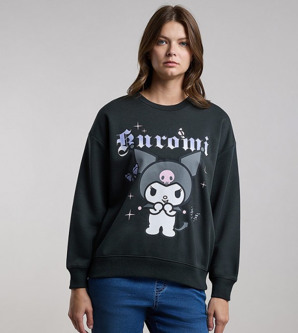 سويتشيرت بياقة مستديرة وكم طويل 