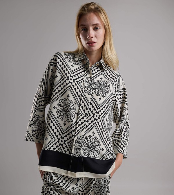 Patterned Shirt with Classic Collar and Long Sleeves