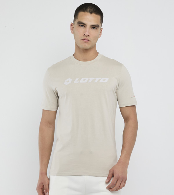 تيشيرت بقبة مستديرة بشعار بارز