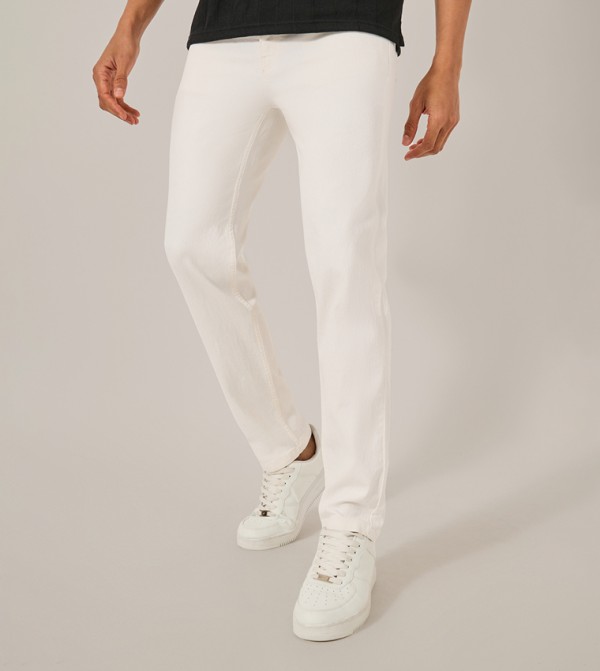 Five-Pocket Style Tapered Fit Jeans