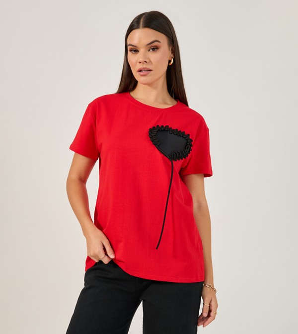 Short Sleeves Heart Applique Detailed Crew Neck T-Shirt