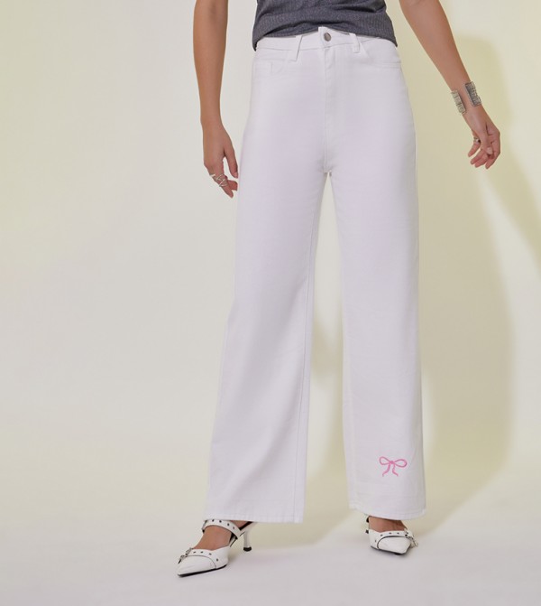 Bow Embroidered Detail Straight Fit Jeans