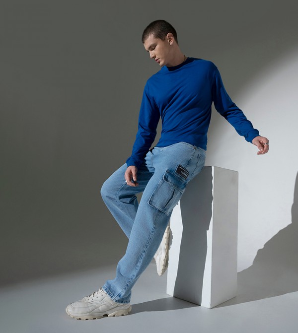 Mid Rise Badge Detail Cargo Jeans