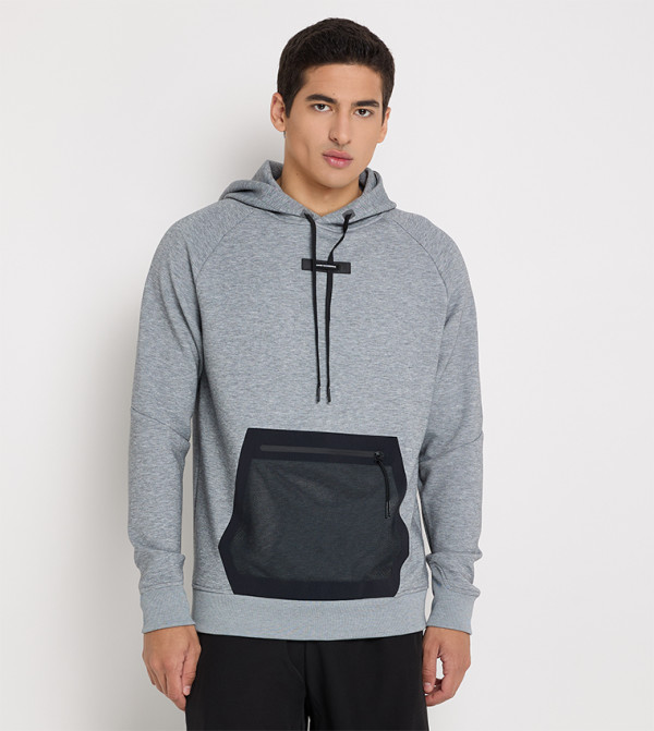 هودي بأكمام طويلة وجيب شبكي