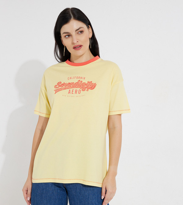 تيشيرت بأكمام قصيرة وطبعة للبنات 