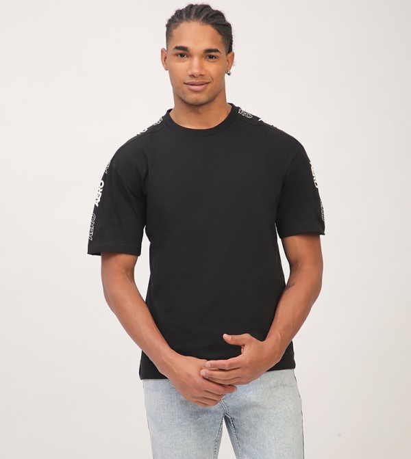 Aero Men's Logo Detail Crew Neck T-Shirt