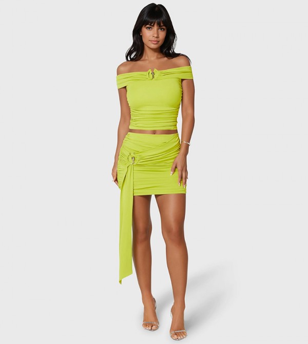 تنورة قصيرة مزمومة برباط 