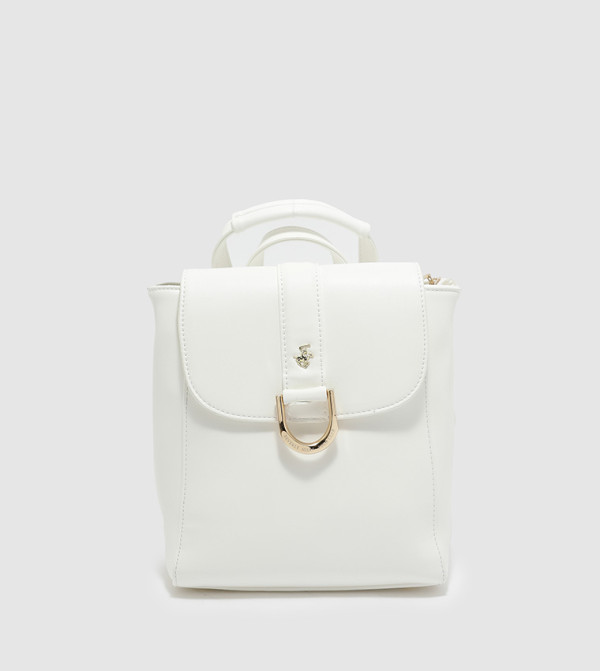 حقيبة ظهر صغيرة 