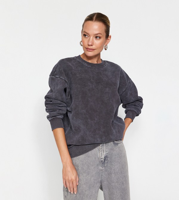 Oversized crewneck outlet sweatshirt