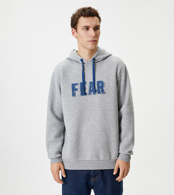 هودي بأكمام طويلة 