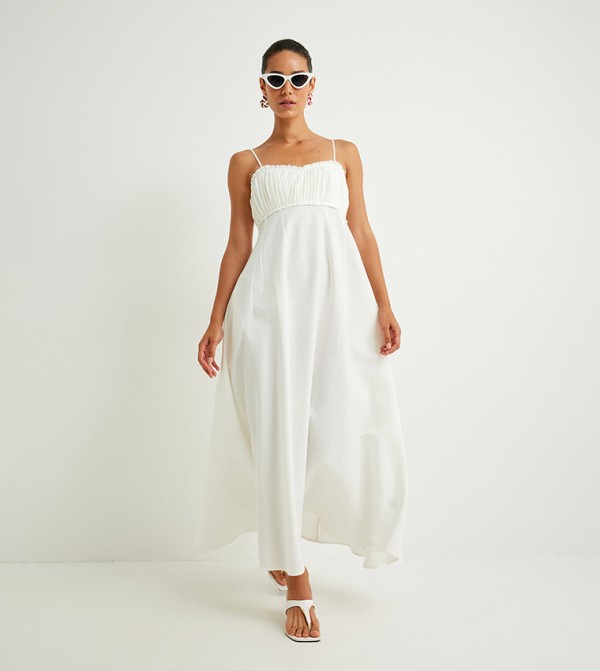 فستان ماكسي بحمالات 