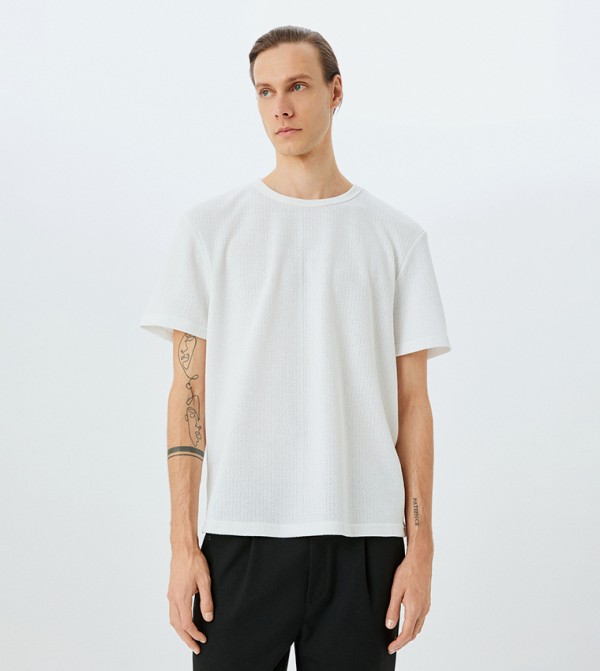 Textured Short Sleeves T-Shirt
