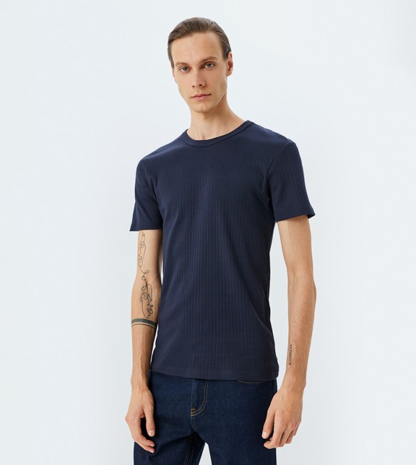 Textured Short Sleeves T-Shirt