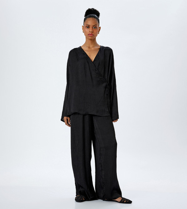 Textured Long Sleeves Satin Wrap Top