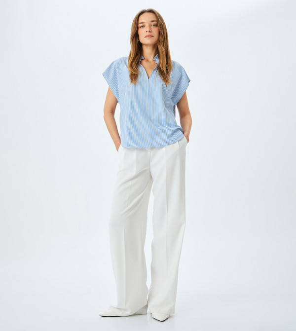 توب مخطط بأكمام قصيرة 