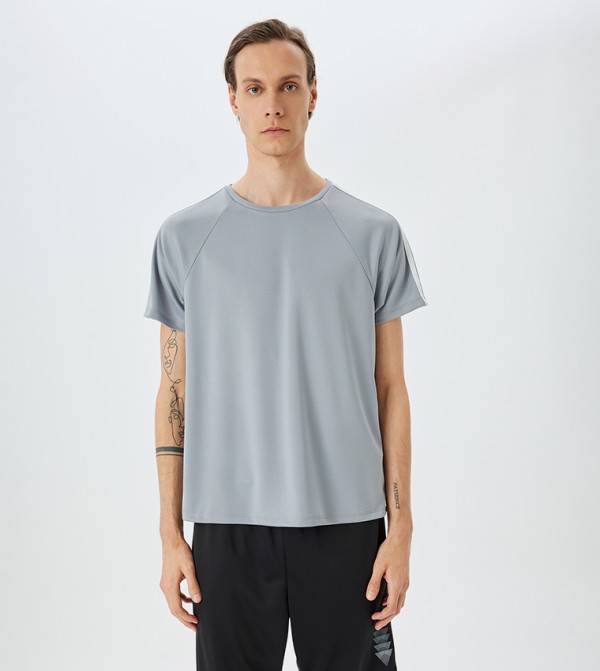 Solid Raglan Sleeves T-Shirt