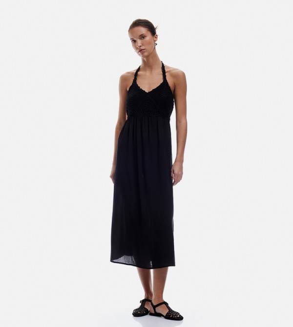 فستان ميدي كروشيه بياقة هالتر