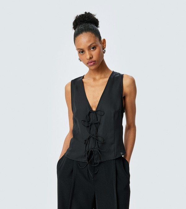 Bow Tie Detail Sleeveless Top