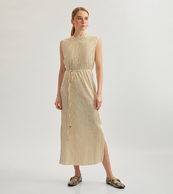 Textured Crew Neck Midi Dress