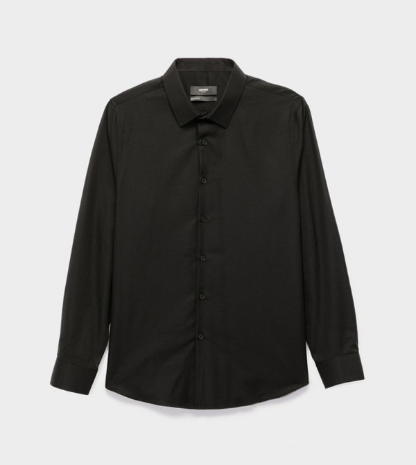 Solid Slim Fit Long Sleeves Shirt
