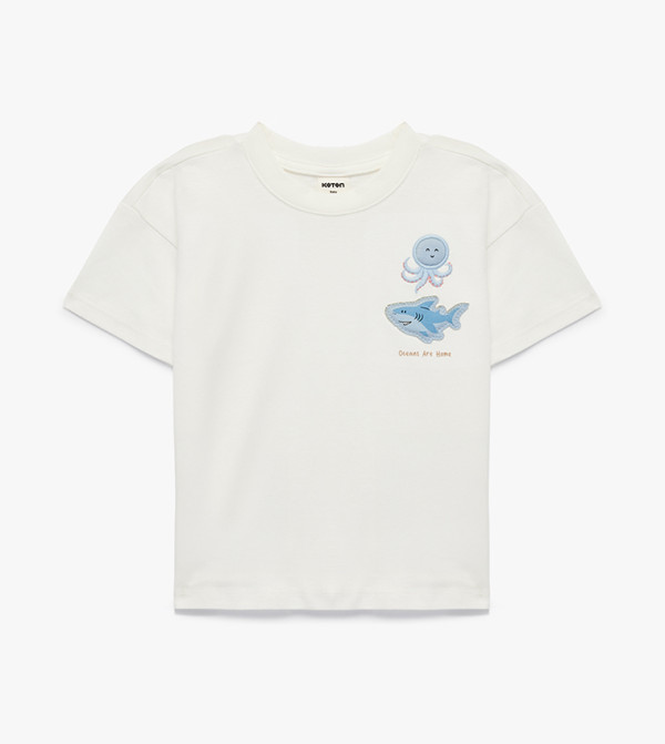 تيشيرت أوفرسايز مطرز بكم قصير