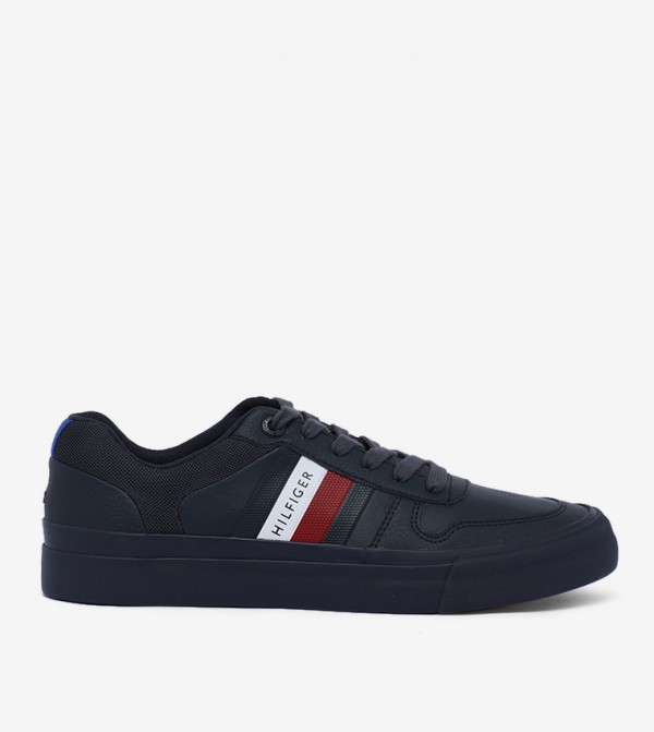 th core signature vulcanised trainers