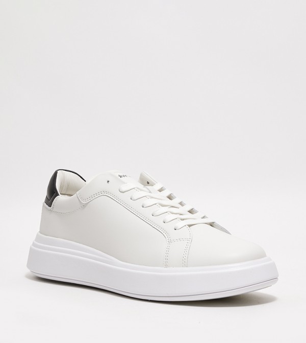 Round Toe Low Top Sneakers