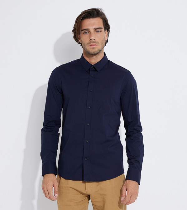 Solid Slim Fit Long Sleeves Shirt