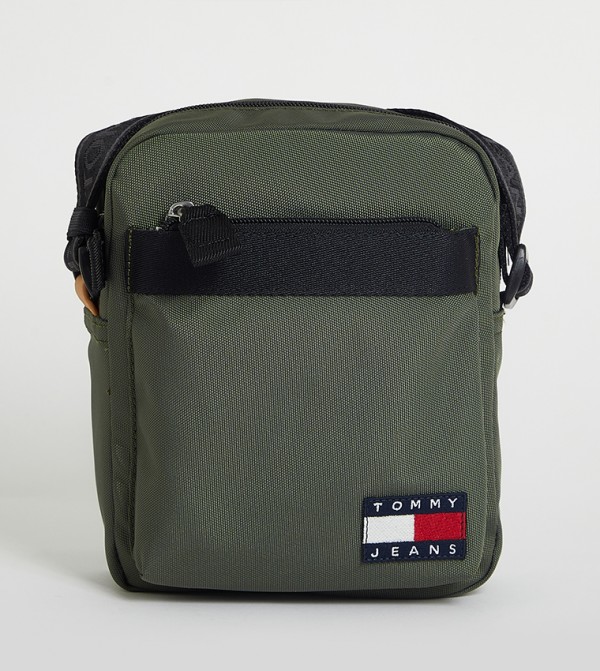 Essential Logo Badge Reporter Bag