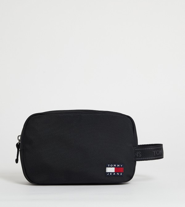 Essential Logo Badge Toiletry Bag