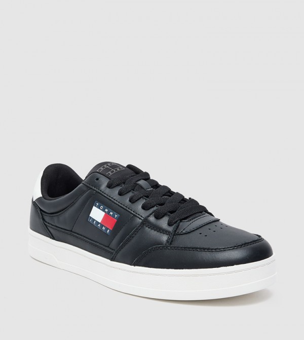 GREENWICH Lace-Up Sneakers