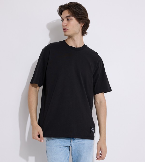 Logo Badge Detail Crew Neck T-Shirt
